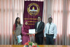  Presentation of the Token of Gratitude for Being the Pilot Institute in IEEE YESIST12